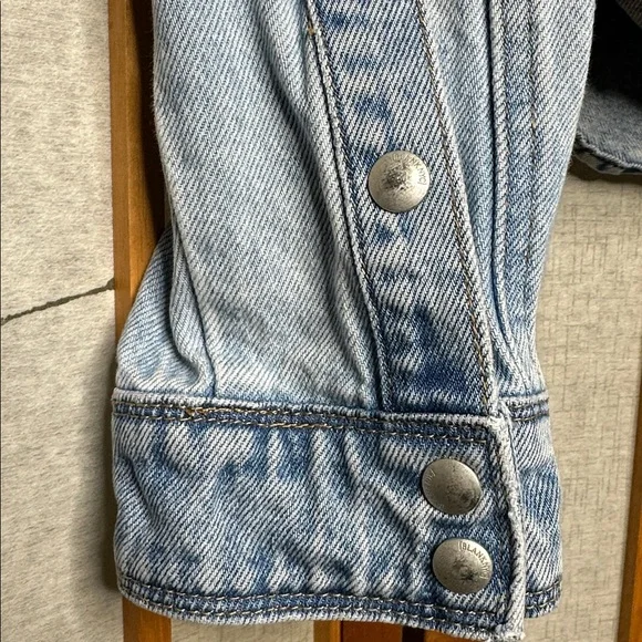 BLANK NYC Two-tone Cropped Denim Jean Jacket Size Large - Picture 10 of 12